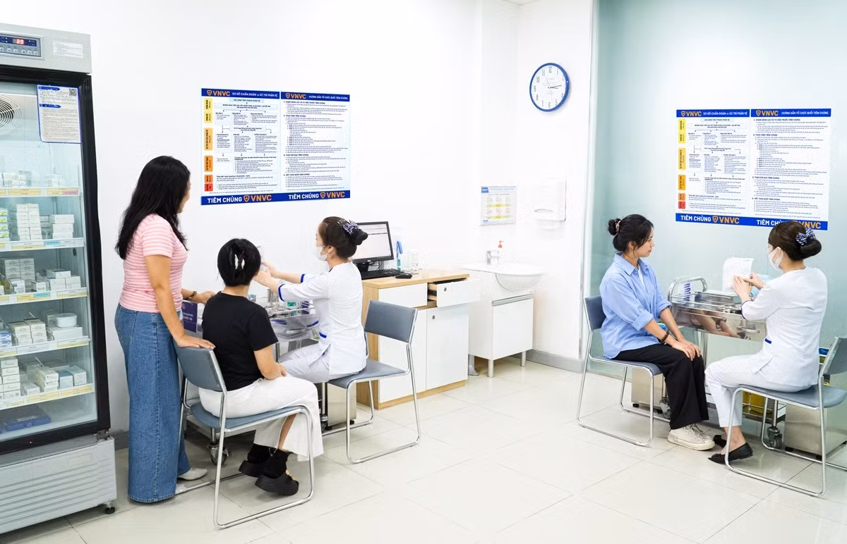 vnvc-ra-mat-vac-xin-cum-cong-nghe-moi-dang-xit-1.jpg