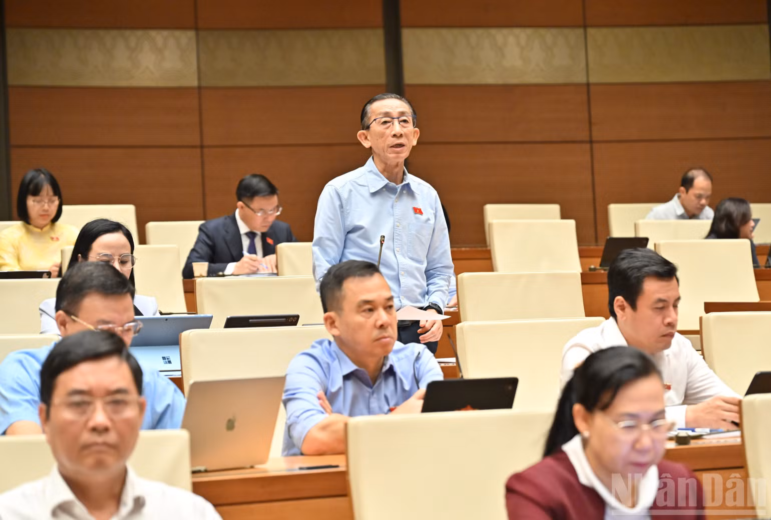 ndo_br_dbqh-tran-hoang-ngan-tp-ho-chi-minhvqk-2482.jpg