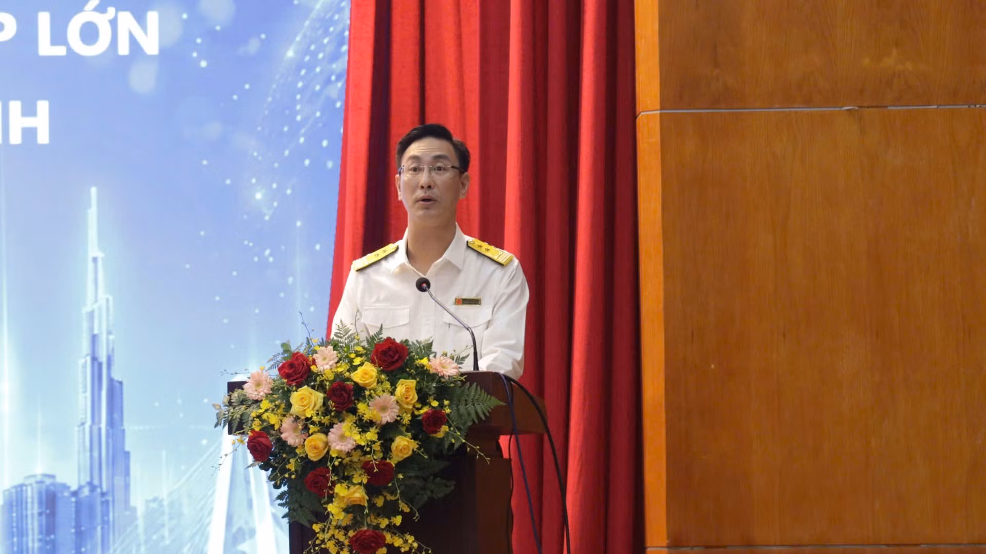 h7-thue-doi-thoai-dn-lon-6107.jpg