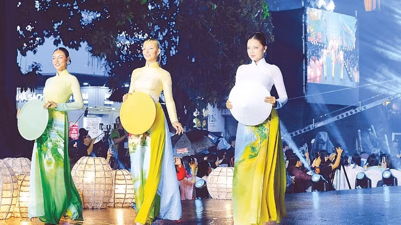 Lễ hội Áo dài là sự kiện du lịch nổi bật của Thành phố Hồ Chí Minh trong quý I/ 2026 (Ảnh THẾ ANH)