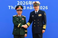 Thượng tướng Đổng Quân, Bộ trưởng Quốc phòng Trung Quốc, và Đại tướng Phan Văn Giang, Ủy viên Bộ Chính trị, Phó Bí thư Quân ủy Trung ương, Bộ trưởng Quốc phòng Việt Nam.