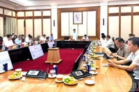 Đồng chí Nguyễn Duy Ngọc, Ủy viên Bộ Chính trị, Bí thư Trung ương Đảng, Chủ nhiệm Ủy ban Kiểm tra Trung ương, Phó Trưởng Ban Chỉ đạo và đồng chí Nguyễn Chí Dũng, Ủy viên Trung ương Đảng, Phó Thủ tướng Chính phủ, Ủy viên Ban Chỉ đạo chủ trì cuộc họp với Thường trực Tổ Giúp việc và các cơ quan, đơn vị liên quan. (Ảnh: THU HÀ/dangcongsan) 