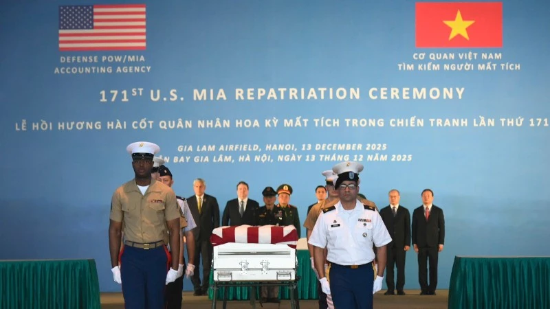 Lễ trao trả hài cốt quân nhân Hoa Kỳ mất tích trong chiến tranh ở Việt Nam (MIA) lần thứ 171.