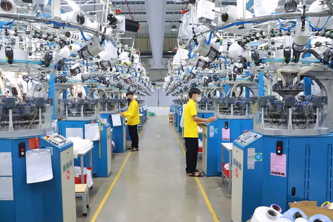 Dây chuyền sản xuất hiện đại của công ty TNHH dệt kim Bangjie Việt Nam, khu công nghiệp dệt may Phố Nối, tỉnh Hưng Yên.