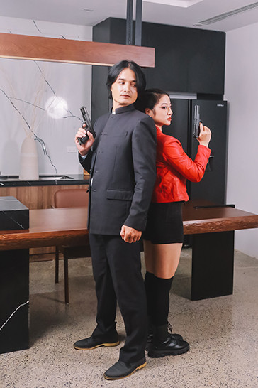 Võ sư Tuấn Hạc và Mỹ Huyền trong phim. Võ sư Tuấn Hạc và Mỹ Huyền trong phim.