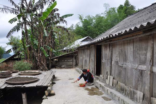 Người Cờ Lao vẫn giữ được những nếp nhà truyền thống. (Ảnh: TTXVN) Người Cờ Lao vẫn giữ được những nếp nhà truyền thống. (Ảnh: TTXVN)
