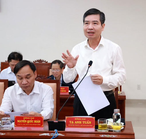 Chủ tịch UBND tỉnh Phú Yên Tạ Anh Tuấn phát biểu tại hội nghị.