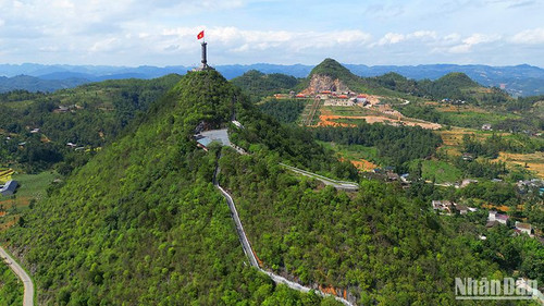 Cột cờ Lũng Cú, xã Lũng Cú, tỉnh Tuyên Quang. (Ảnh NGUYÊN-HÀO) 1-6590.jpg