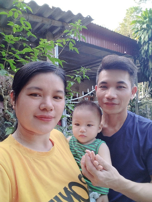 Bé Bo trở thành sợi dây gắn kết gia đình.