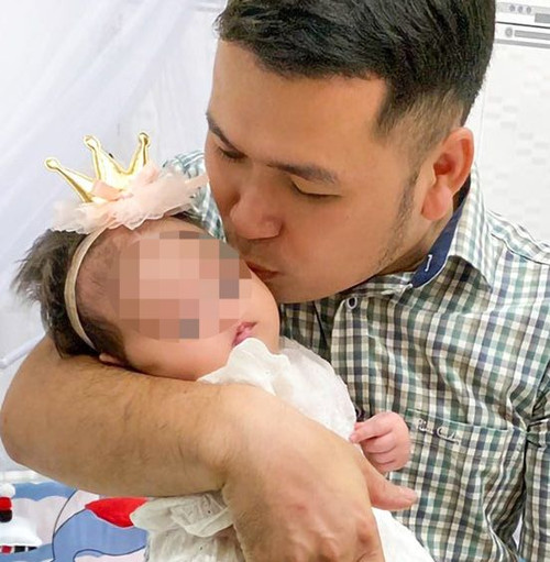 Em bé sinh đủ tháng vào đầu tháng 4/2023, nặng 3,8 kg.