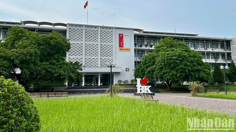 Đại học Bách khoa Hà Nội.