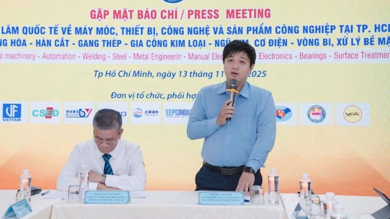 Đại diện Ban tổ chức thông tin về VINAMAC EXPO 2025.