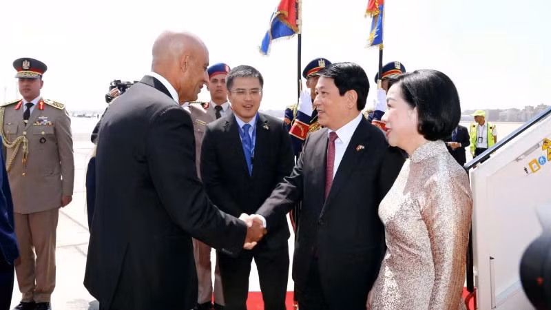 Chủ tịch nước Lương Cường đến Cairo, bắt đầu thăm cấp Nhà nước Cộng hòa Arab Ai Cập. (Ảnh: Xuân Kỳ)