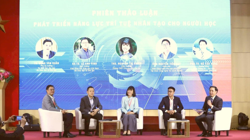 Các diễn giả thảo luận tại hội thảo