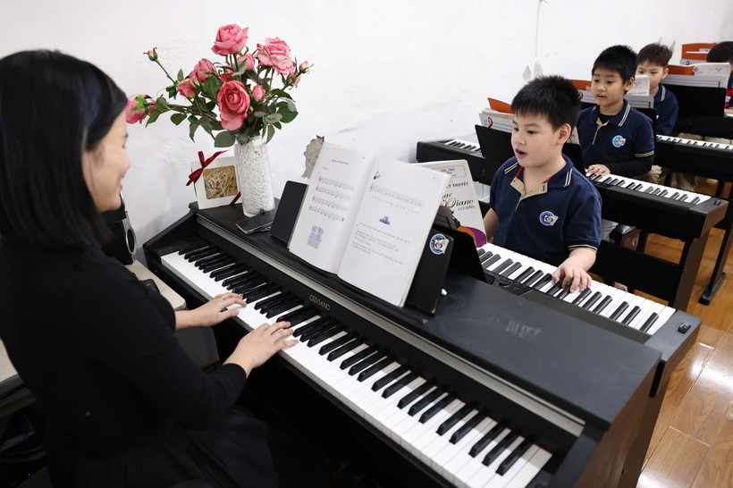 Dạy âm nhạc trong trường học. (Ảnh minh họa: ĐẠI THẮNG)