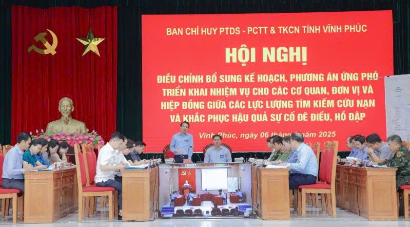 Ban Chỉ đạo diễn tập tỉnh Vĩnh Phúc tiến hành phần vận hành cơ chế. 