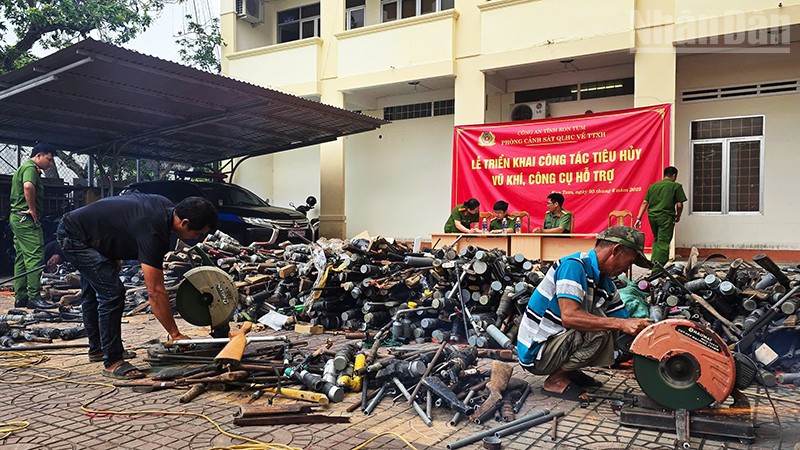 Tiêu hủy vũ khí, công cụ hỗ trợ. ndo_tr_a1.jpg