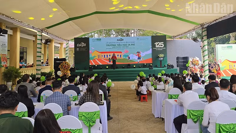Quang cảnh buổi lễ.