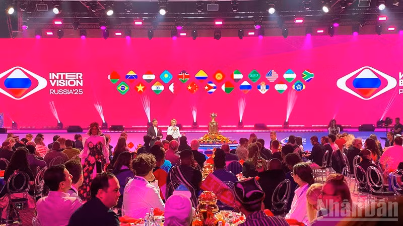 Lễ bốc thăm thứ tự biểu diễn của các thí sinh tham dự vòng chung kết cuộc thi âm nhạc quốc tế “Intervision 2025”. (Ảnh: NGUYỄN HOÀNG)