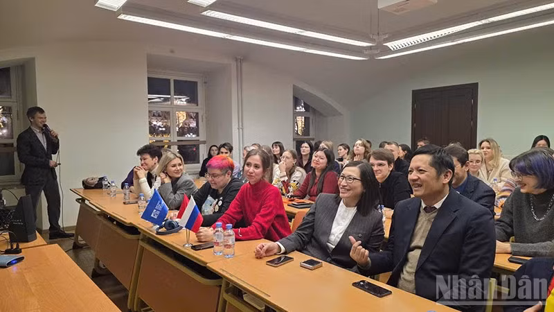 Cuộc thi kết hợp ba yếu tố: trí tuệ, giải trí và năng động.