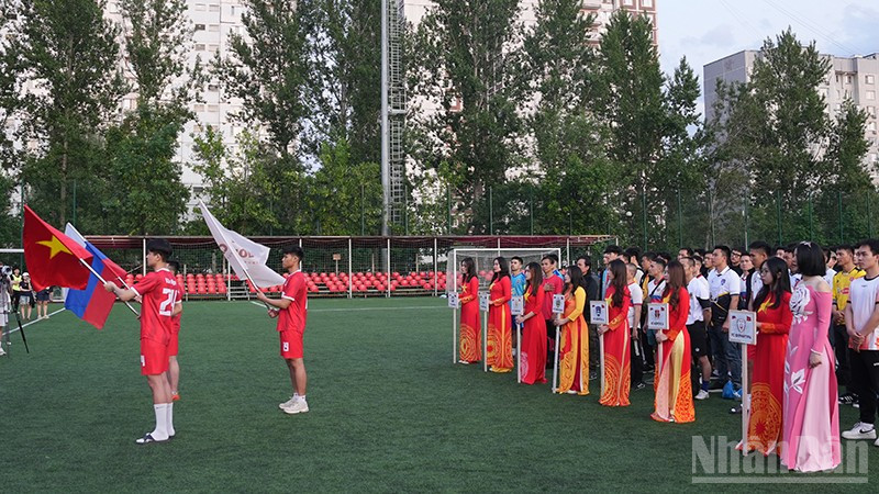 Giải đấu năm nay quy tụ 7 đội bóng. ndo_br_dsc05903.jpg