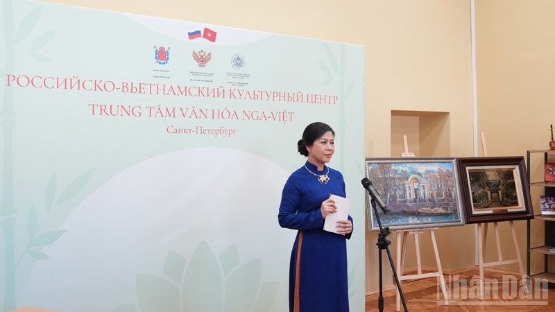 Phu nhân Ngô Phương Ly phát biểu tại sự kiện. (Ảnh: XUÂN HƯNG) ndo_br_dsc00328.jpg