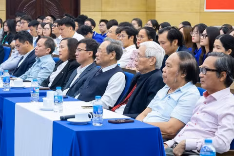 Các đại biểu tham dự lễ ra mắt khoa Y Dược-Trường đại học Khoa học và Công nghệ Hà Nội. (Ảnh: Minh Đức)