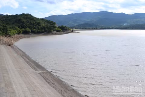 Một góc hồ chứa nước Sông Biêu, xã Phước Hà, tỉnh Khánh Hòa. (Ảnh: NGUYỄN TRUNG)
