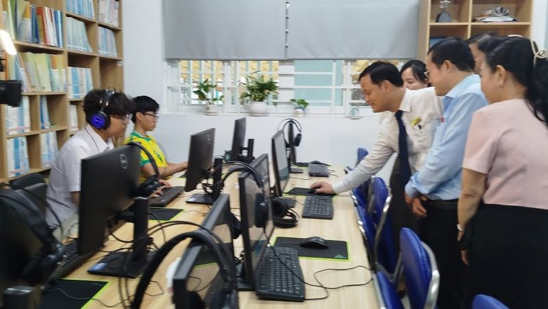 Ban Văn hóa-Xã hội Hội đồng nhân dân Thành phố Hồ Chí Minh khảo sát tình hình tổ chức và hiệu quả hoạt động của Trường đại học Thủ Dầu Một. ks1.jpg