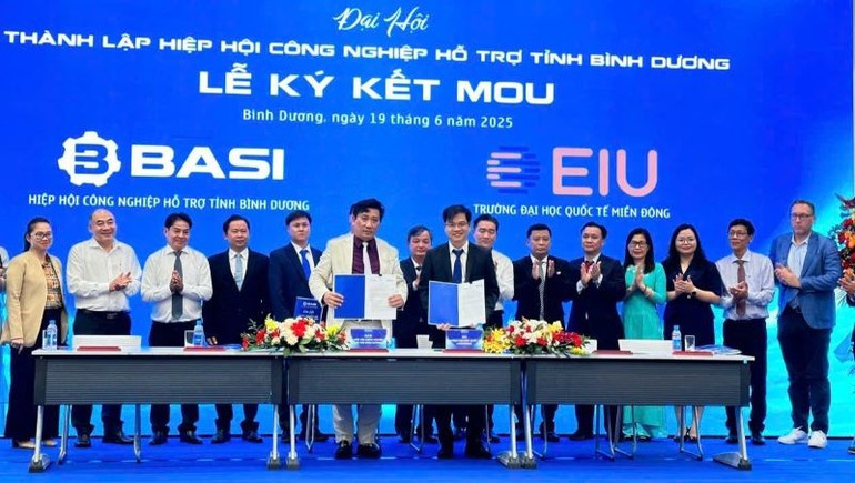 Hiệp hội Công nghiệp hỗ trợ tỉnh Bình Dương ký kết hợp tác với Trường đại học Quốc tế Miền Đông. h2.jpg