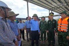 Lãnh đạo tỉnh Gia Lai kiểm tra công tác phòng, chống bão tại cảng cá Đề Gi.