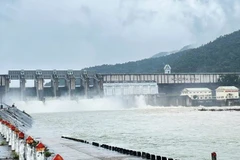 Hồ Định Bình tăng điều tiết nước qua tràn, cảnh báo ngập vùng thấp trũng.