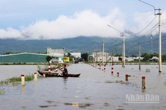 Một số nơi còn ngập cục bộ tại Tỉnh lộ 640, đoạn qua xã Tuy Phước Đông, tỉnh Gia Lai.