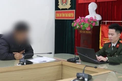 Công an Thái Nguyên làm việc với đối tượng N.T.A. (Ảnh: Công an Thái Nguyên).