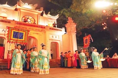 Tour đêm Tiếng chuông Trấn Vũ (đền Quán Thánh) đang thu hút sự quan tâm của đông đảo công chúng.