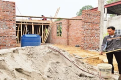 Nhận được khoản hỗ trợ, anh Phạm Văn Thế ở làng Ngọc Mùn, xã Cao Ngọc, huyện Ngọc Lặc đã xây dựng được ngôi nhà kiên cố, tạo nơi ở ổn định cho các thành viên trong gia đình.