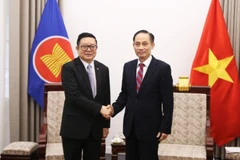 Bộ trưởng Ngoại giao Lê Hoài Trung tiếp Tổng Thư ký ASEAN Kao Kim Hourn. (Ảnh: Bộ Ngoại giao)
