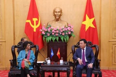 Đồng chí Nguyễn Xuân Thắng, Ủy viên Bộ Chính trị, Giám đốc Học viện Chính trị quốc gia Hồ Chí Minh, Chủ tịch Hội đồng Lý luận Trung ương tiếp bà Kanni Wignaraja, Trợ lý Tổng Thư ký Liên Hợp quốc, Trợ lý Tổng Giám đốc UNDP và Giám đốc Văn phòng UNDP khu vực châu Á-Thái Bình Dương.