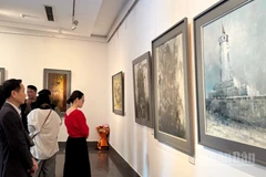 Sự kiện thu hút đông đảo công chúng yêu nghệ thuật.