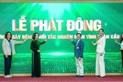 Các đại biểu phát động hưởng ứng Ngày bệnh phổi tắc nghẽn mạn tính.