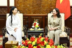 Phó Chủ tịch nước Võ Thị Ánh Xuân tiếp cô Amanda Nguyễn. (Ảnh: TTXVN)
