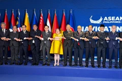 Các Bộ trưởng Ngoại giao ASEAN chụp ảnh chung. (Ảnh: VOV)
