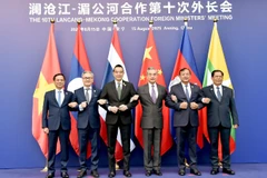 Các Trưởng đoàn tham dự hội nghị chụp ảnh chung. (Ảnh: Bộ Ngoại giao)
