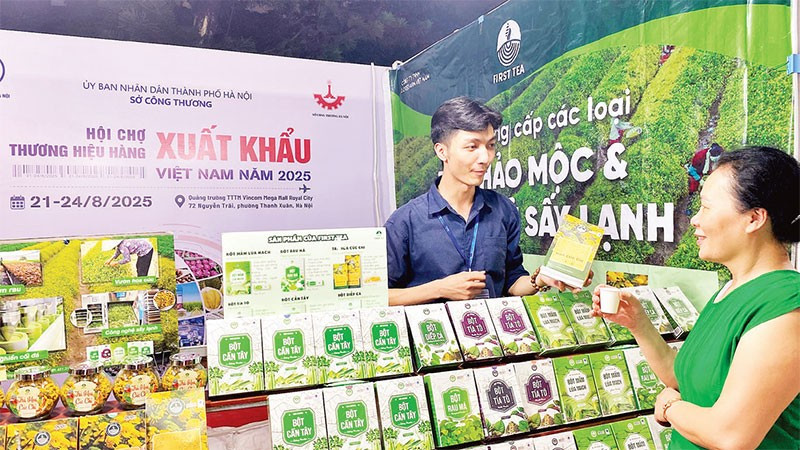 Doanh nghiệp quảng bá hàng xuất khẩu tới người tiêu dùng.