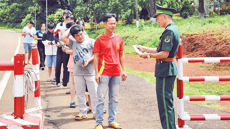 Trạm Biên phòng Cửa khẩu Bu P'răng kiểm soát nghiêm ngặt các hoạt động liên quan đến xuất nhập khẩu, xuất nhập cảnh theo đúng quy định của pháp luật.