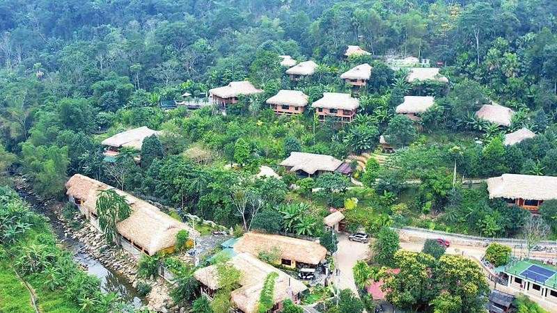 Khu nghỉ dưỡng An Châng nằm ẩn mình dưới chân dãy núi Tây Côn Lĩnh.