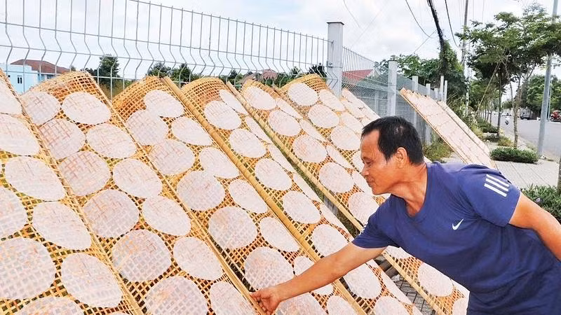 Làng nghề bánh tráng An Ngãi (xã Long Điền, Thành phố Hồ Chí Minh) tất bật sản xuất những ngày giáp Tết.