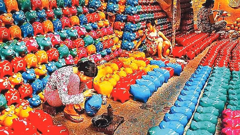 Sản phẩm heo đất của làng nghề Long Hoa (Tây Ninh).