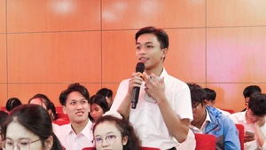 Thí sinh đạt kết quả cao trong xét tuyển vào Trường Đại học Luật (Đại học Huế) được nhận học bổng