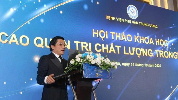 Thầy thuốc nhân dân, Giáo sư, Tiến sĩ Nguyễn Duy Ánh, Giám đốc Bệnh viện Phụ sản Trung ương chia sẻ tại hội thảo. 